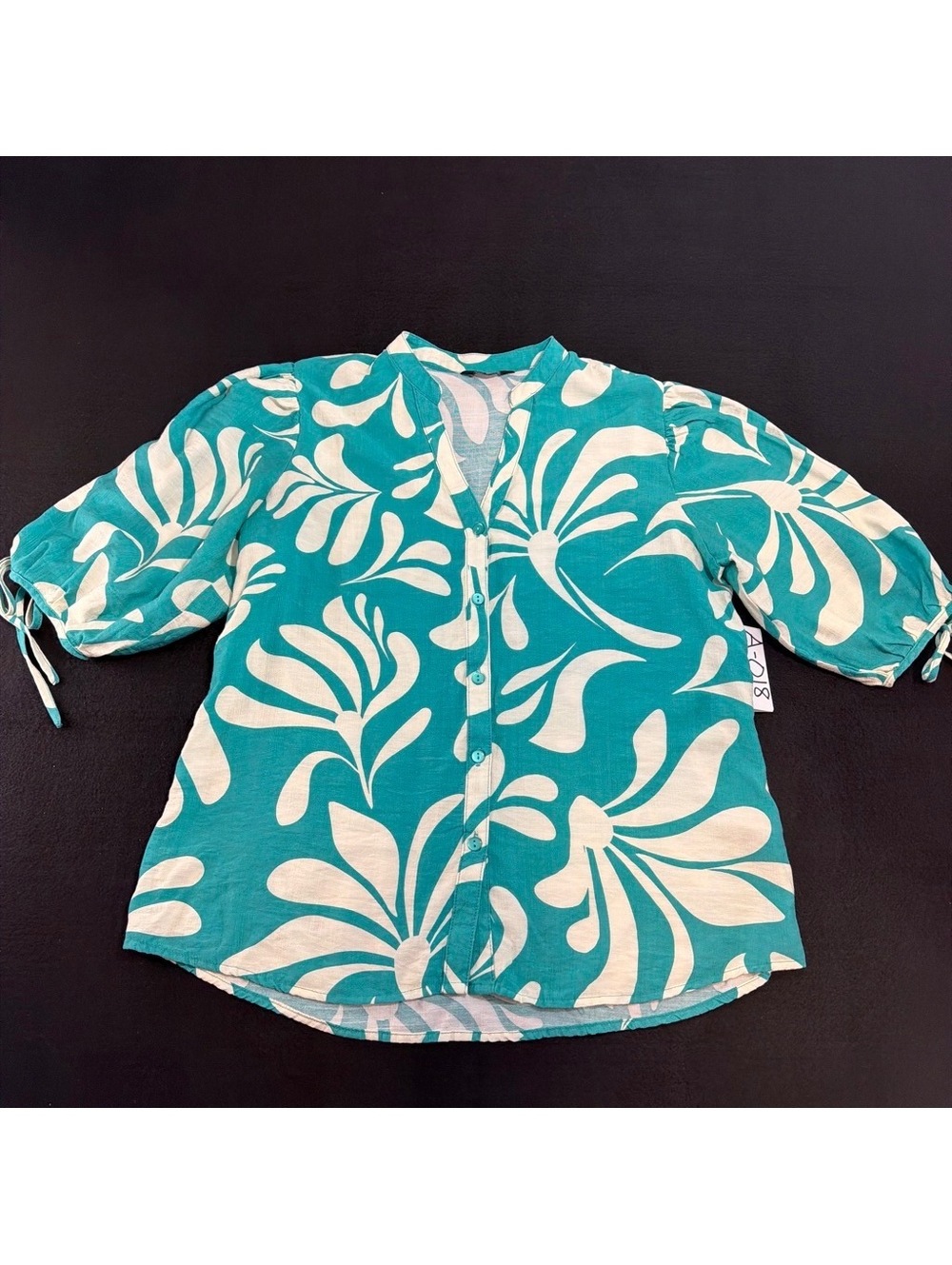 Mlle Gabrielle Teal White Floral Blouse Women’s M 3/4 Sleeve Tie Cuff Top